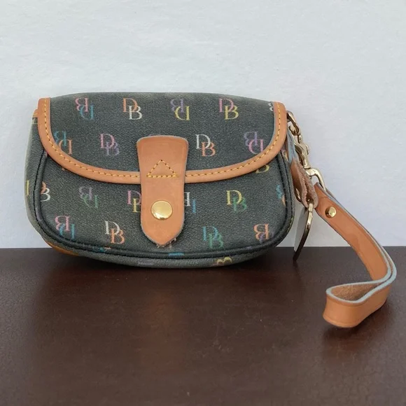 Dooney and bourke clutch cheap wristlet